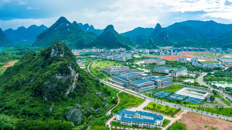 PCB电路板材质选择：揭秘材质特性与适用场景